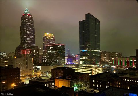 Tiny photo for 701 W Lakeside Avenue #PH-2A/1302, Cleveland, OH 44113 (MLS # 5188073)