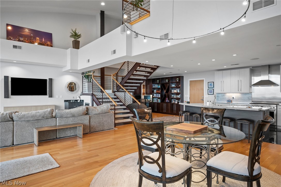 Pinnacle Condominium - Residential