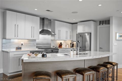 Tiny photo for 701 W Lakeside Avenue #PH-2A/1302, Cleveland, OH 44113 (MLS # 5188073)