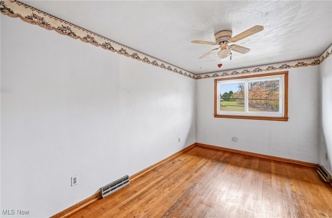 East Liverpool, Ohio 43920, United States, 3 Bedrooms Bedrooms, ,1 BathroomBathrooms,Residential,Active,233218