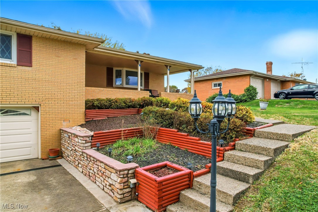 East Liverpool, Ohio 43920, United States, 3 Bedrooms Bedrooms, ,1 BathroomBathrooms,Residential,Active,233218