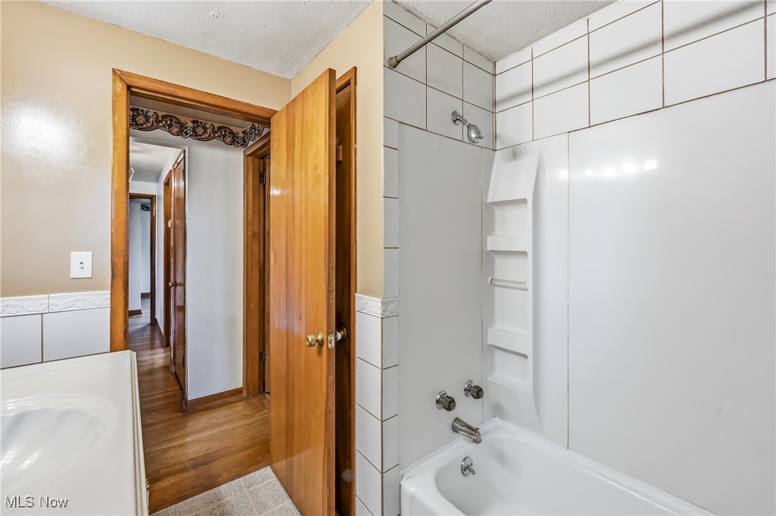 East Liverpool, Ohio 43920, United States, 3 Bedrooms Bedrooms, ,1 BathroomBathrooms,Residential,Active,233218