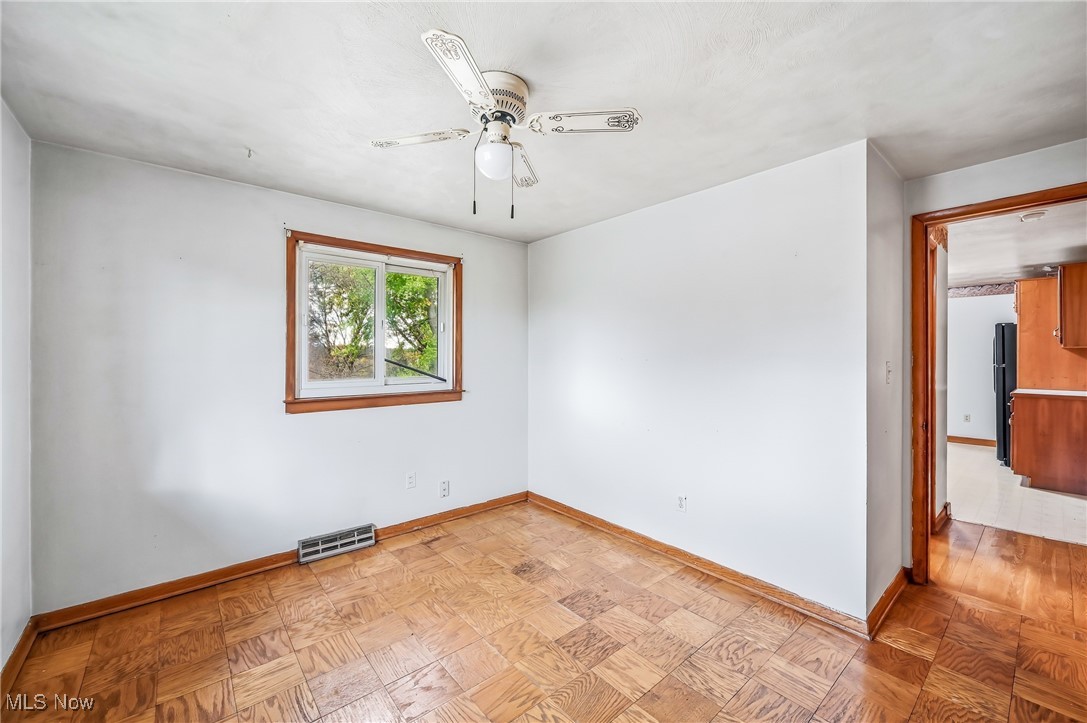 East Liverpool, Ohio 43920, United States, 3 Bedrooms Bedrooms, ,1 BathroomBathrooms,Residential,Active,233218