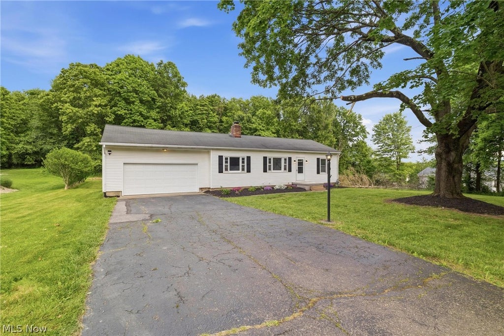 Photo of 4443 Hilltop Drive, New Franklin, OH 44203 (MLS # 5216759)