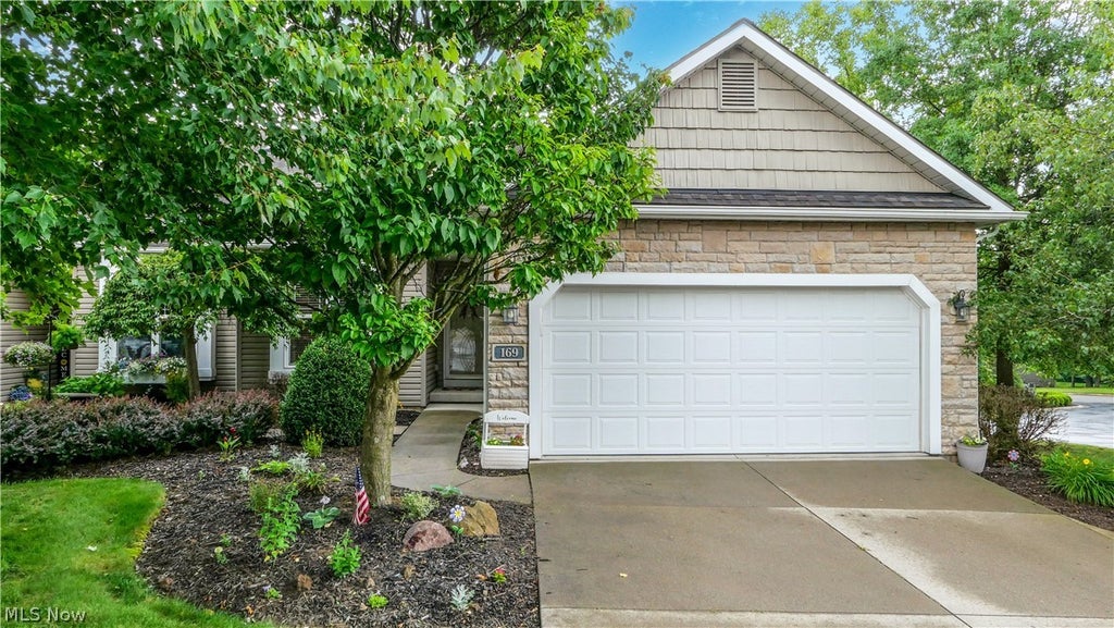 Photo of 169 Waterford Way, Tallmadge, OH 44278 (MLS # 5223389)