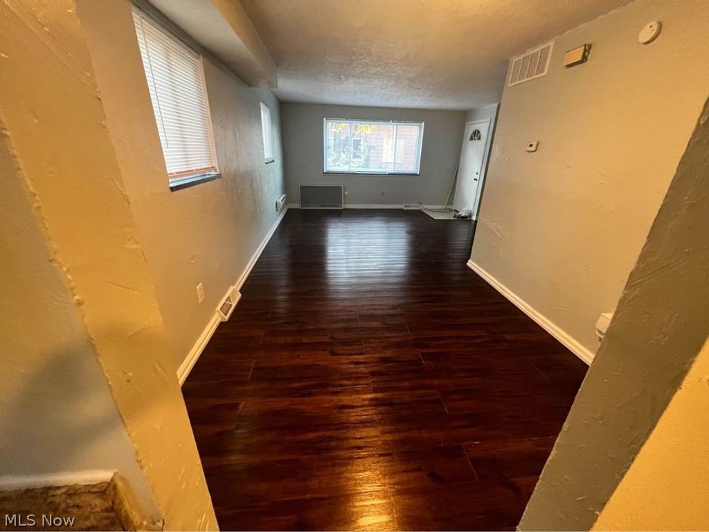 Photo of 23755 Banbury Circle, Warrensville Heights, OH 44128 (MLS # 5209405)