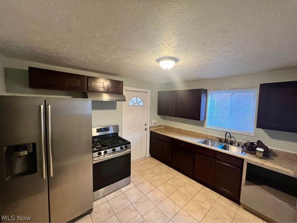 Photo of 23755 Banbury Circle, Warrensville Heights, OH 44128 (MLS # 5209405)