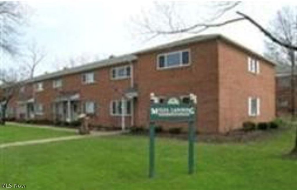 Photo of 23755 Banbury Circle, Warrensville Heights, OH 44128 (MLS # 5209405)