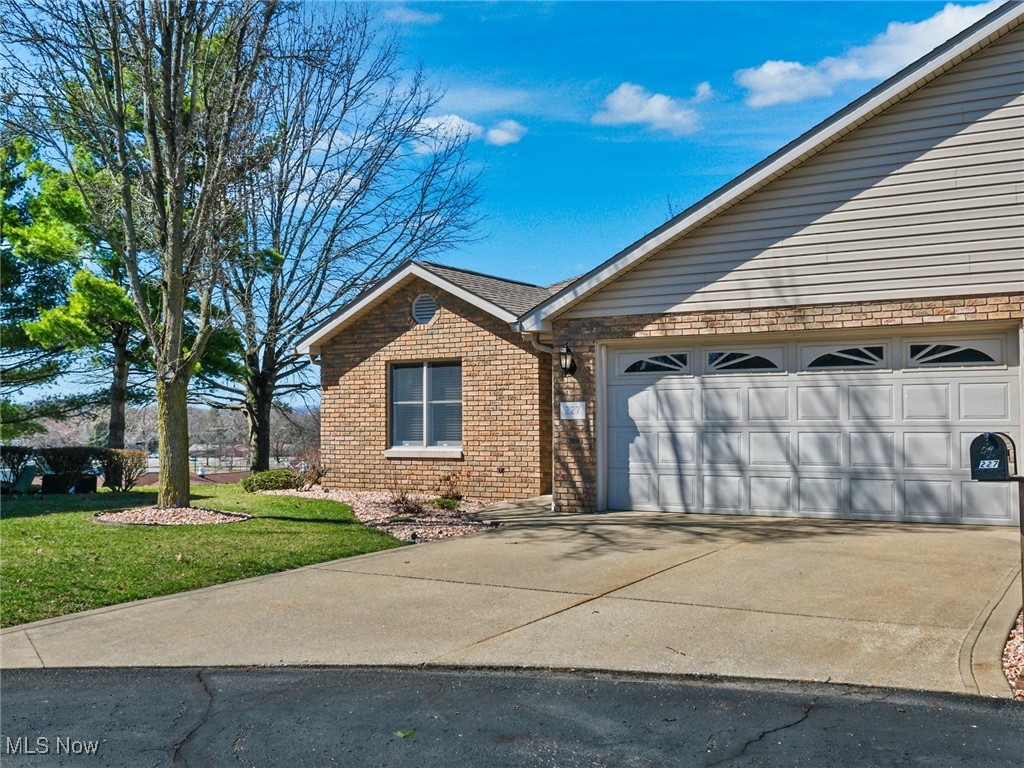 227 Pinehurst Drive, Dover, Ohio image 3
