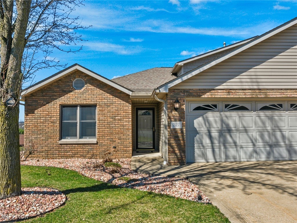 227 Pinehurst Drive, Dover, Ohio image 2