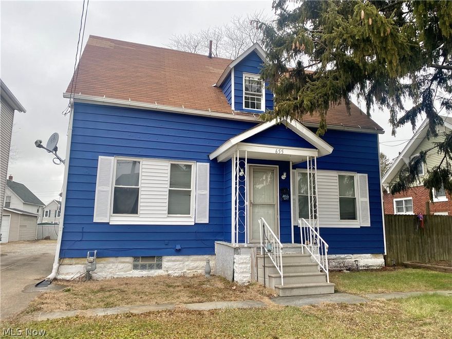 Spacious cape-cod close to the lake looking in need of some TLC. Lots of opportunity and priced to sell! Freshly painted exterior with newer vinyl windows. Lots of great updates to work off of. Schedule your showing today!