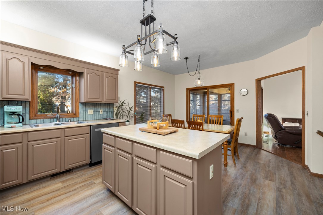 University Oaks - Residential