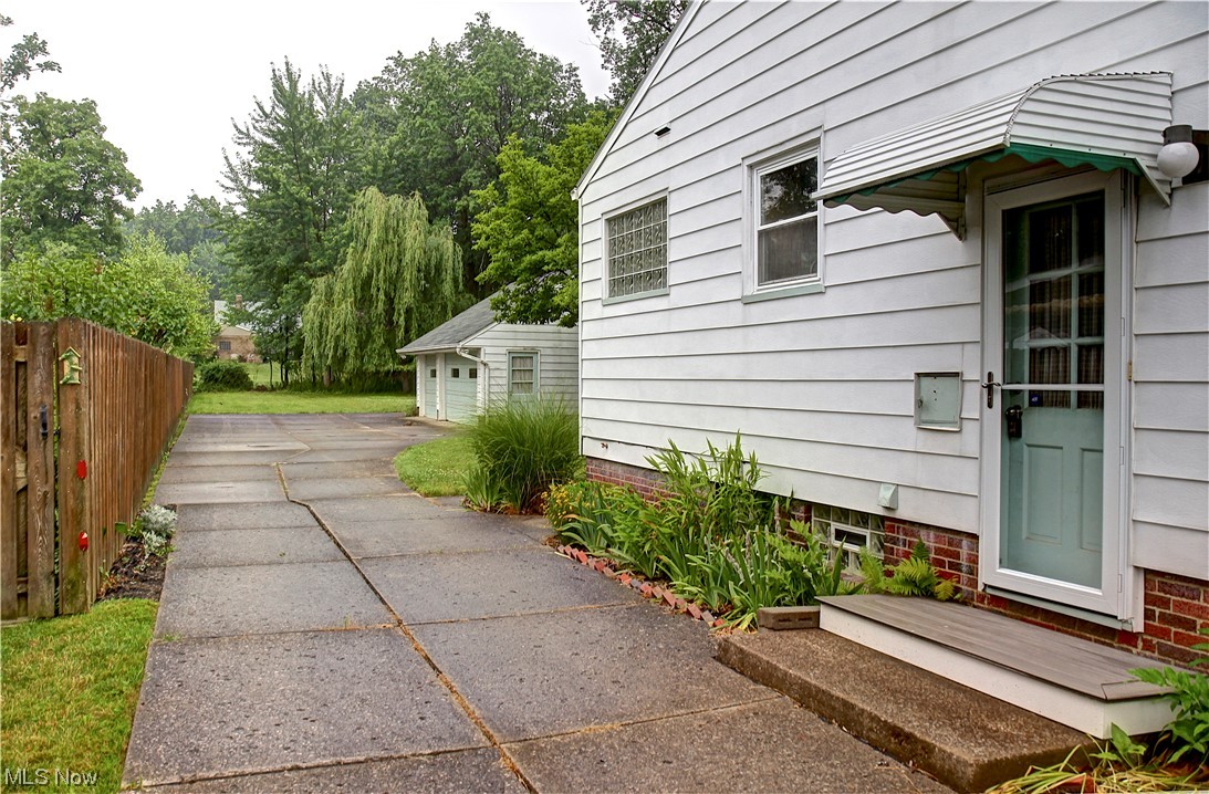 S H Kleinman Realty Cos Broad - Residential