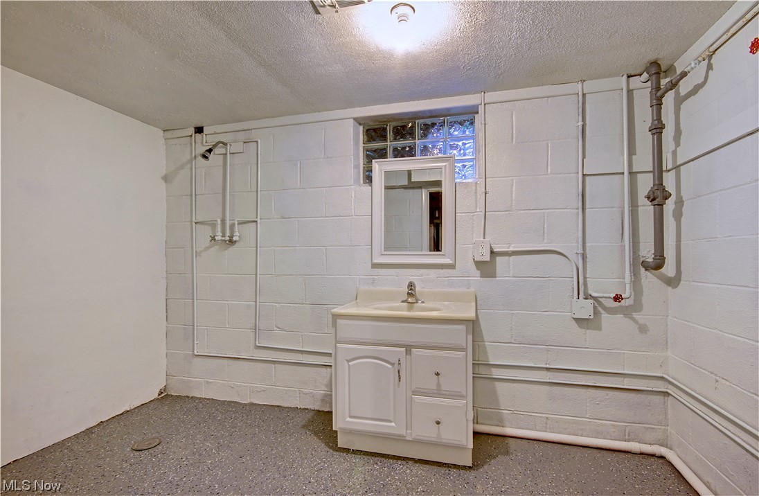 S H Kleinman Realty Cos Broad - Residential