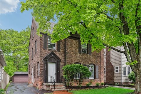 2243 Barrington Road University Heights, OH 44118