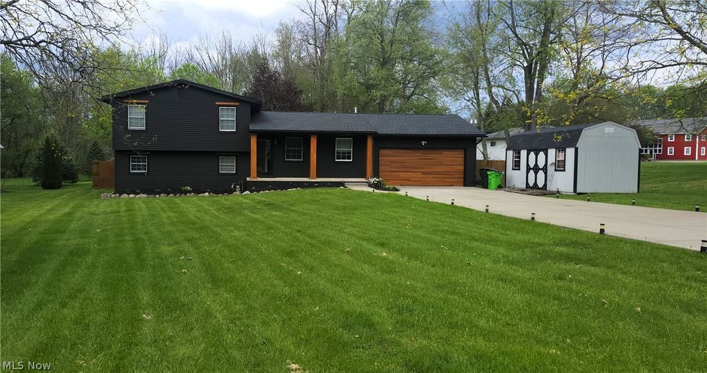 Photo of 3525 Balsamwood Boulevard NW, Uniontown, OH 44685 (MLS # 5202576)