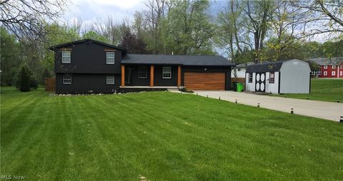 Homes For Sale - 3525 Balsamwood Boulevard<br/> Stark County, Uniontown, OH 44685