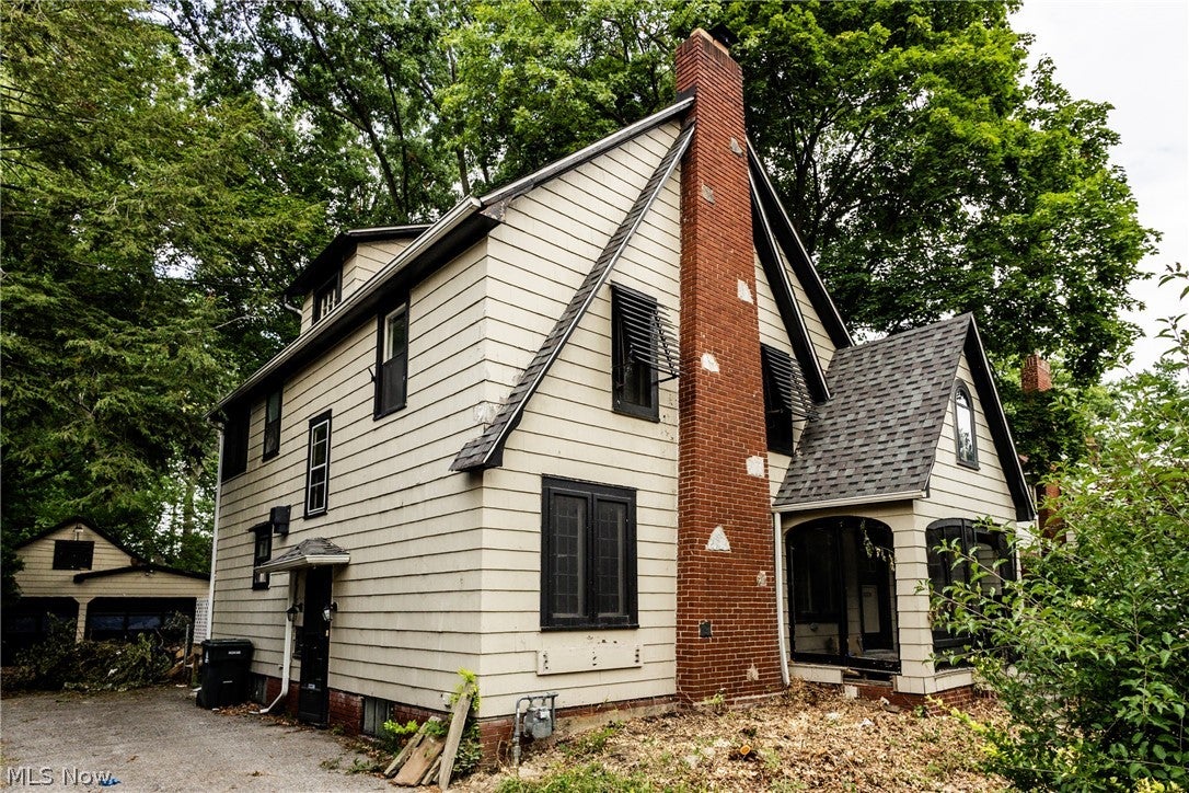 858 Roanoke Road