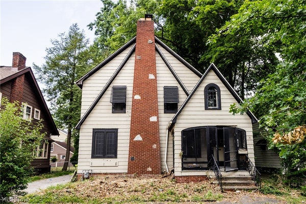 858 ROANOKE RD, CLEVELAND, OH 44121 - Image d5b540dca76b8e35ebdb66a15164cec8/3548297547