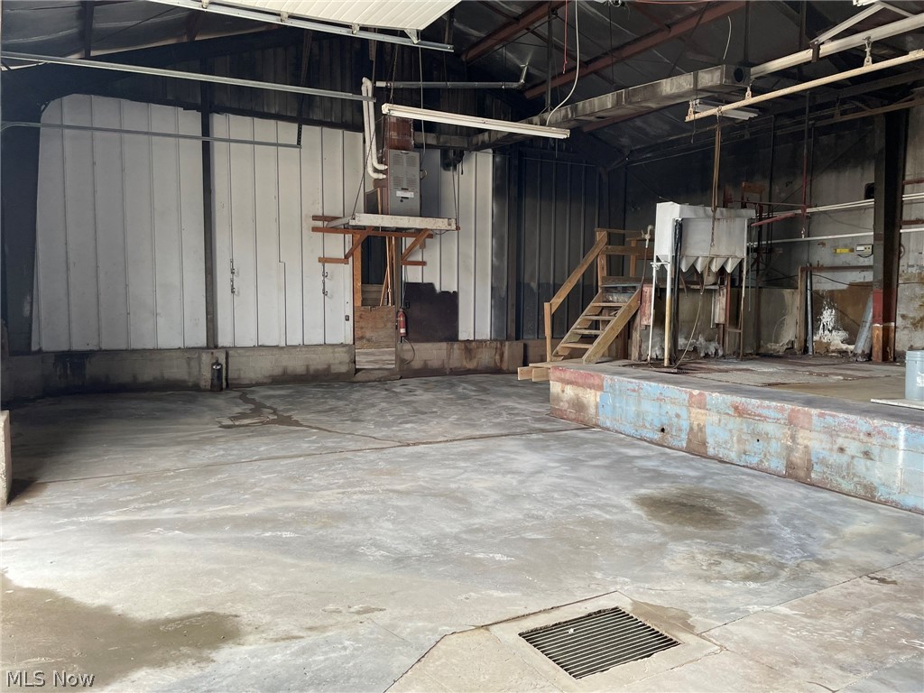 Vienna, West Virginia 26105, United States, ,Commercial,Active,73997