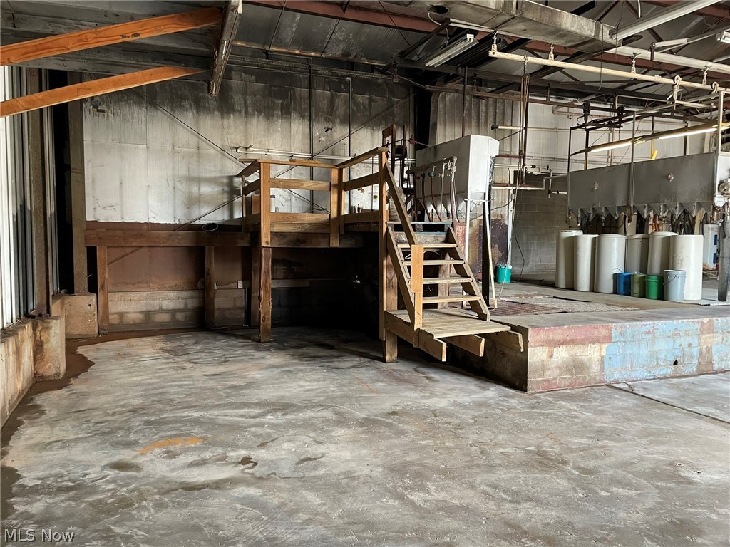 Vienna, West Virginia 26105, United States, ,Commercial,Active,73997