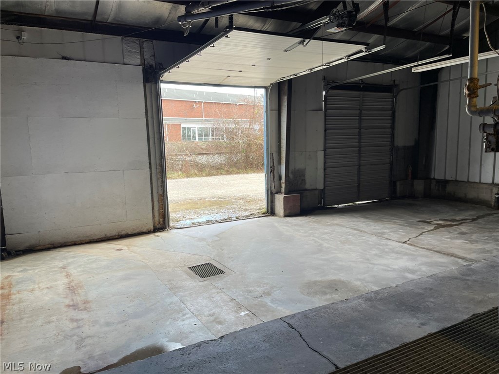 Vienna, West Virginia 26105, United States, ,Commercial,Active,73997