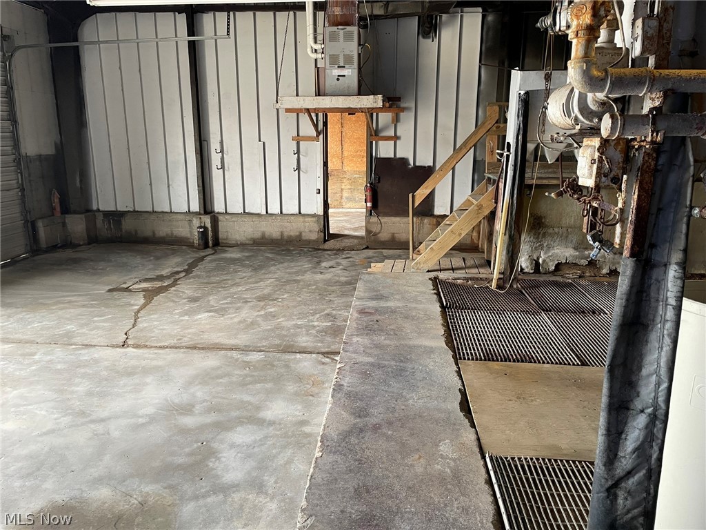 Vienna, West Virginia 26105, United States, ,Commercial,Active,73997