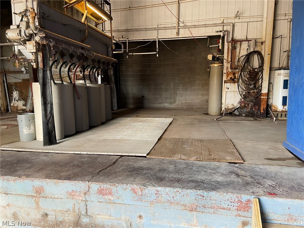 Vienna, West Virginia 26105, United States, ,Commercial,Active,73997