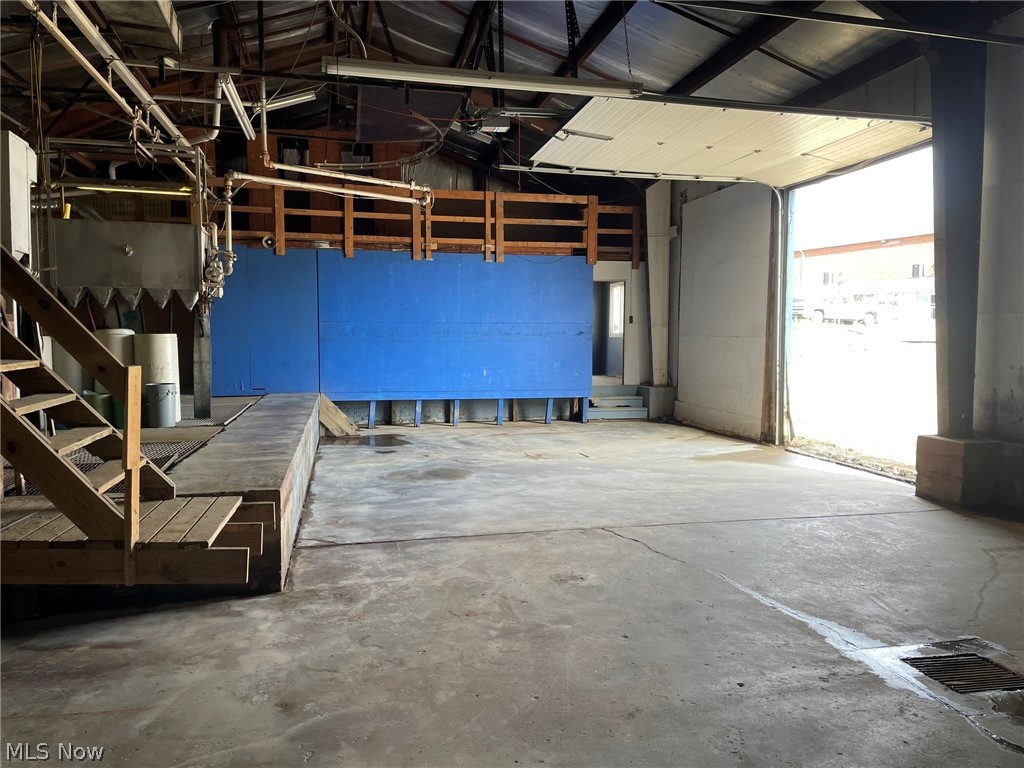 Vienna, West Virginia 26105, United States, ,Commercial,Active,73997