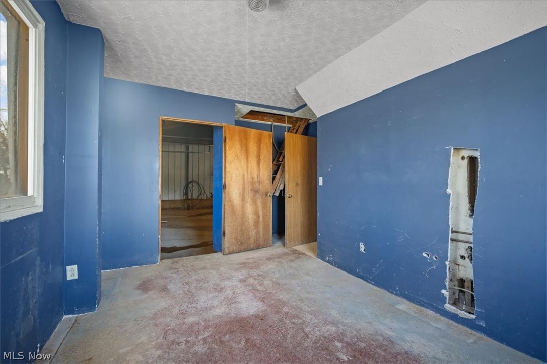 Vienna, West Virginia 26105, United States, ,Commercial,Active,73997