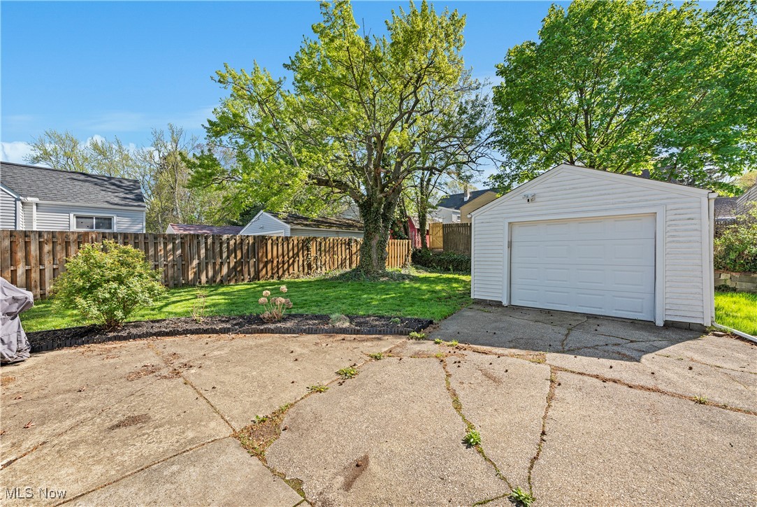1655 Redwood Avenue, Akron, Ohio image 24