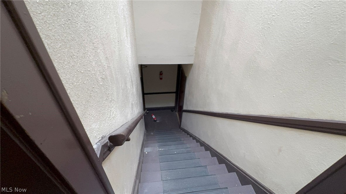975 Parkwood Drive