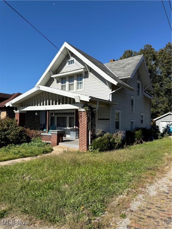 Main image without alt text