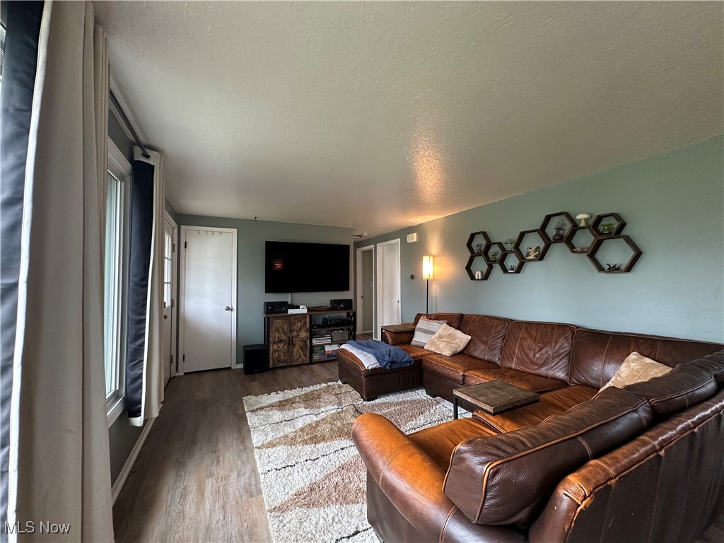 845 Lake Breeze Road, Sheffield Lake, Ohio image 3