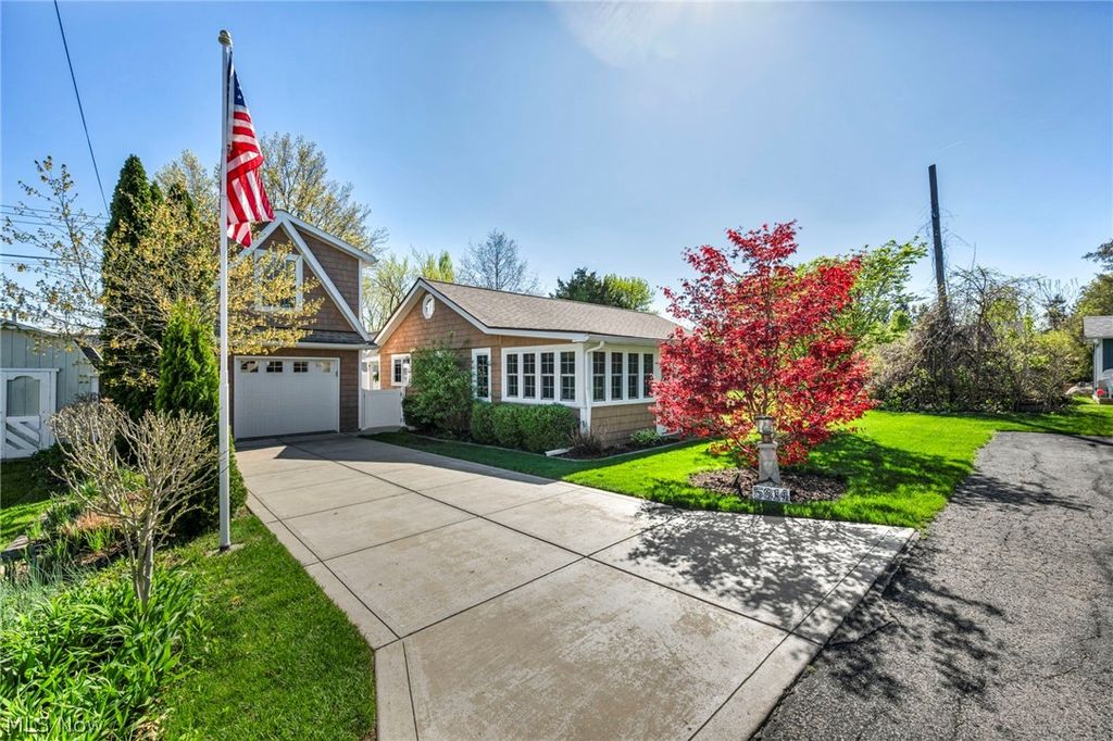 Photo of 5814 E Poplar Avenue, Port Clinton, OH 43452 (MLS # 5203213)