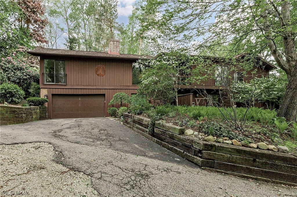 Photo of 1936 Hemlock Drive, Kent, OH 44240 (MLS # 5206552)