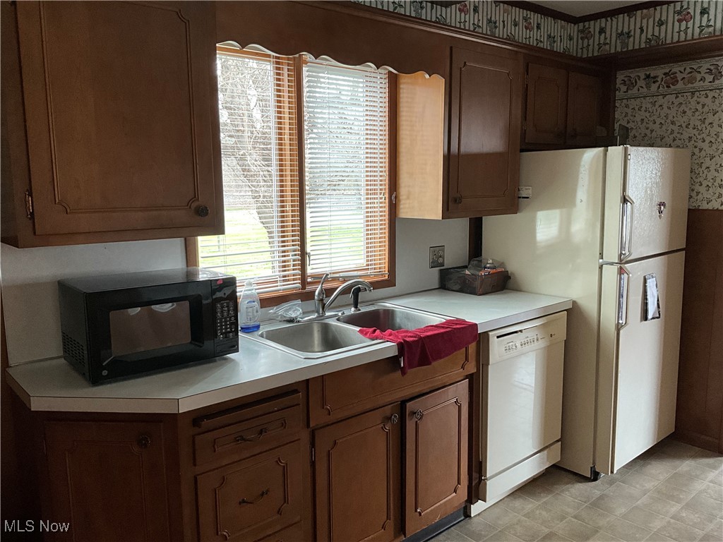 68 Prospect Street, New London, Ohio image 2