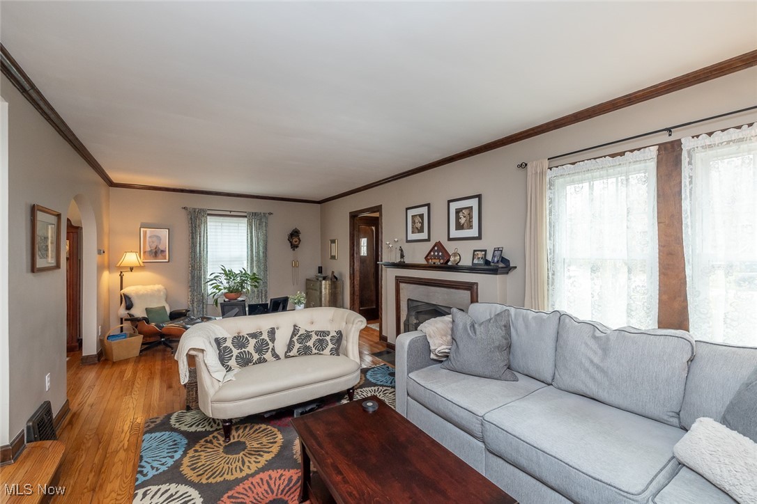 8334 Mapleway Drive, Olmsted Falls, Ohio image 7