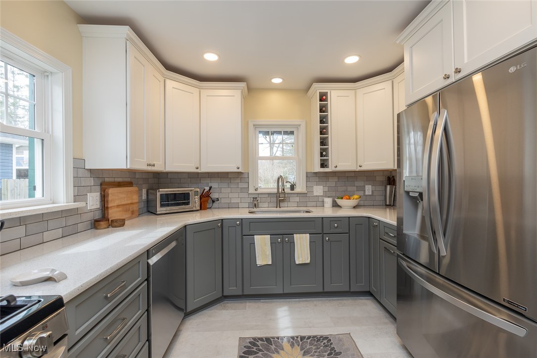 8334 Mapleway Drive, Olmsted Falls, Ohio image 11
