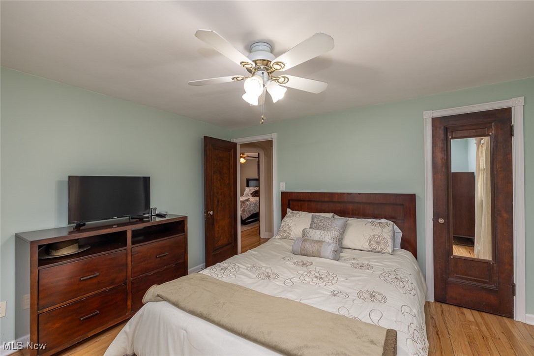 8334 Mapleway Drive, Olmsted Falls, Ohio image 23