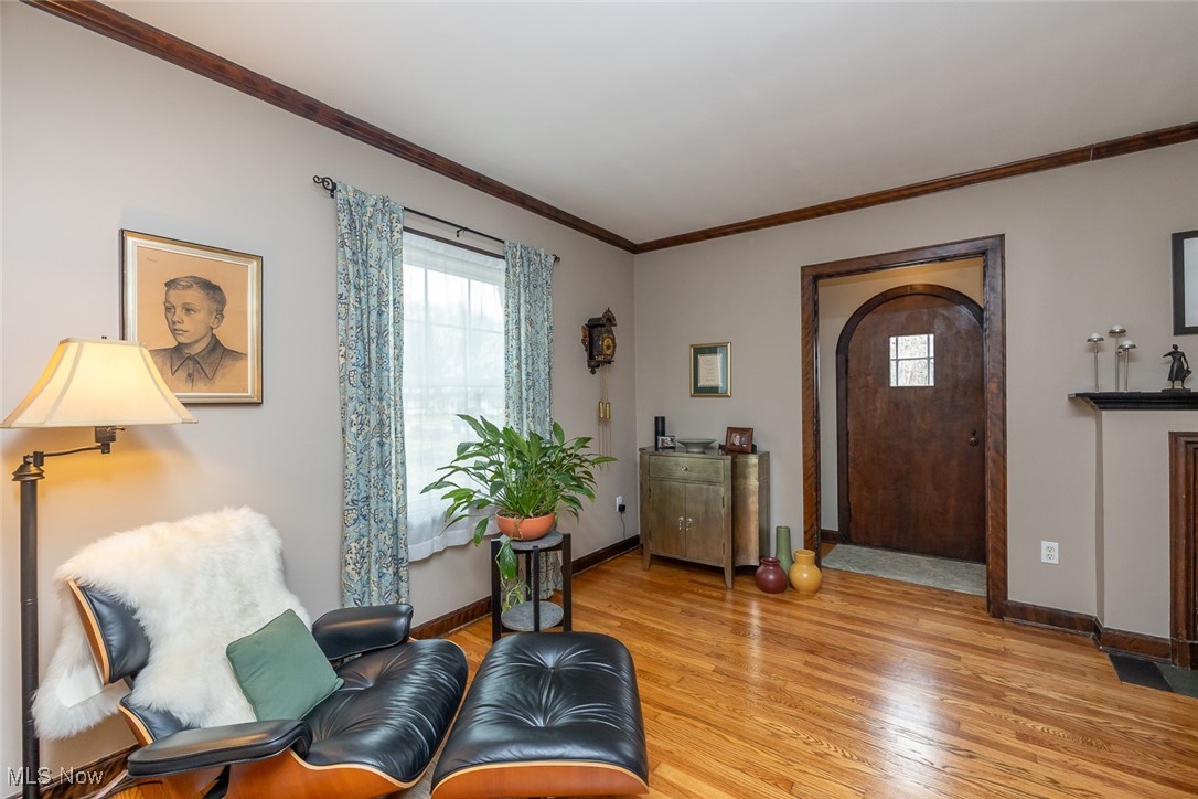 8334 Mapleway Drive, Olmsted Falls, Ohio image 3