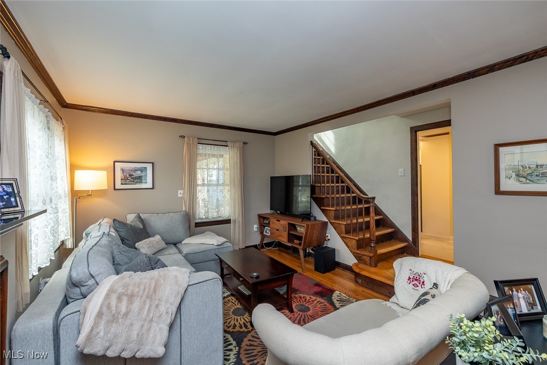 8334 Mapleway Drive, Olmsted Falls, Ohio image 6