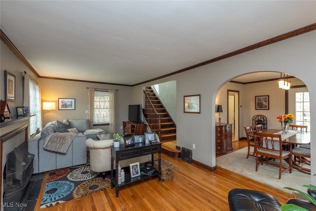 8334 Mapleway Drive, Olmsted Falls, Ohio image 4