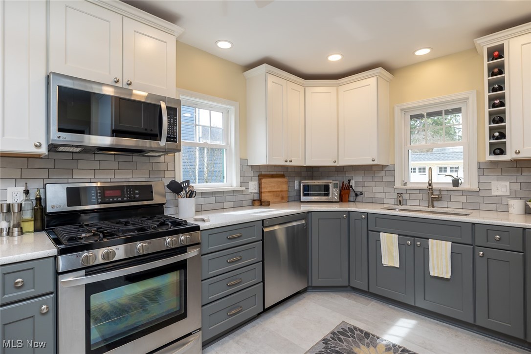 8334 Mapleway Drive, Olmsted Falls, Ohio image 10