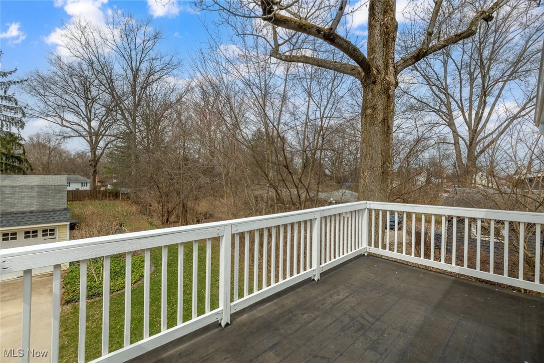 8334 Mapleway Drive, Olmsted Falls, Ohio image 29
