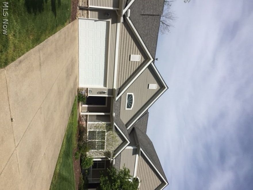 Ranch condo at Quail Hollow The Hunt Club. 2 bedroom and 2 full baths. Vaulted great room. Eat in Kitchen with appliances. Laundry Room. 2 car attached garage. Maintenance free living.