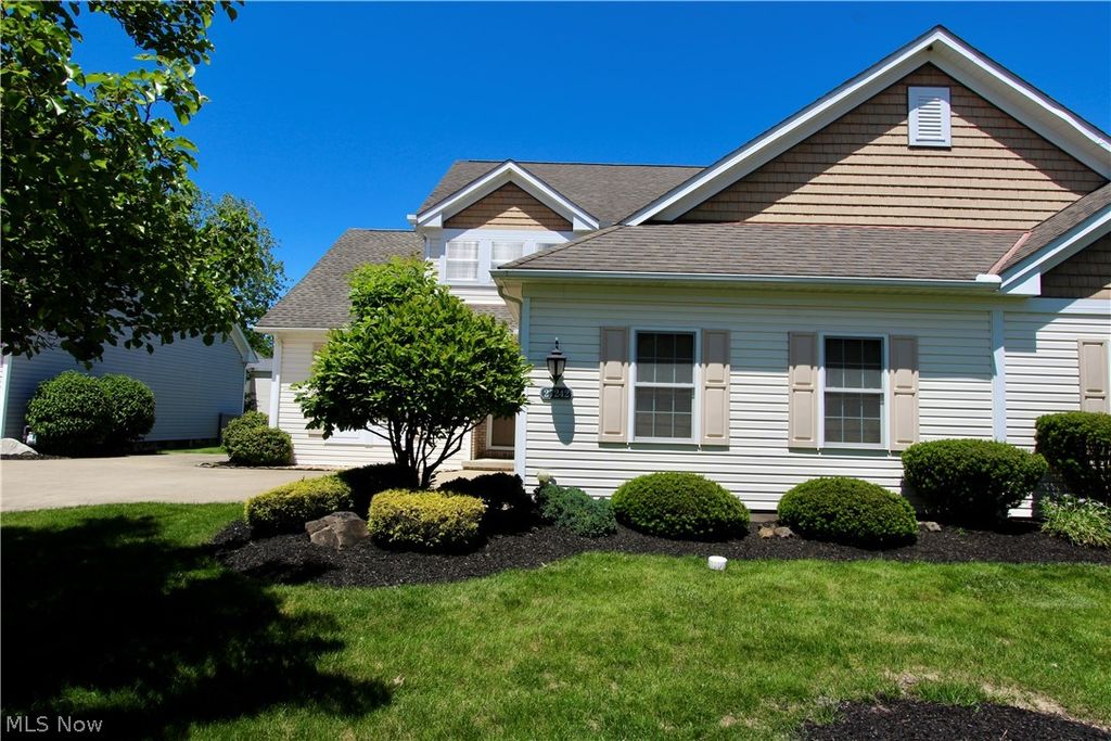 Photo of 27242 Emerald Oval S, Olmsted Township, OH 44138 (MLS # 5214906)