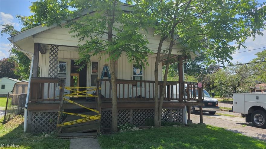 Two bedrooms located in Firestone Park! Would make a great first home or rental! schedule your showing today!