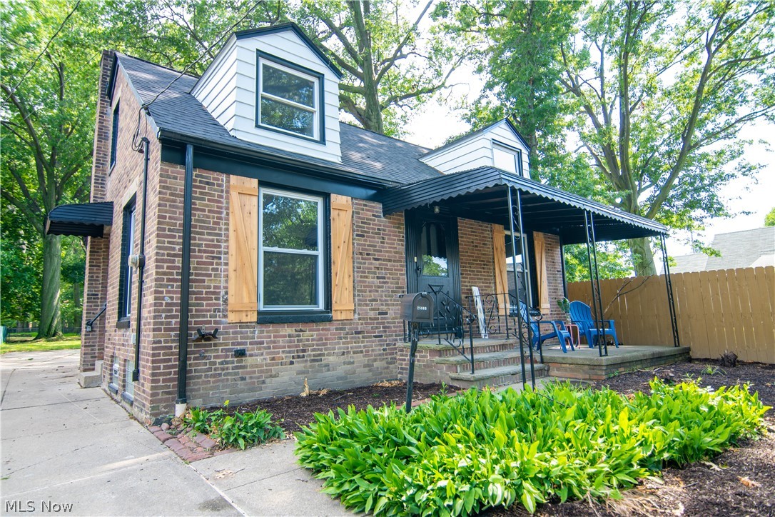 Bungalow 04 - Residential