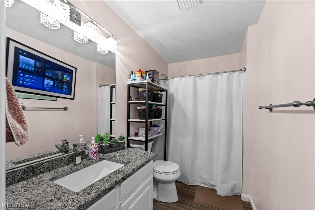 Lenox Square Condo Ph 04 - Residential